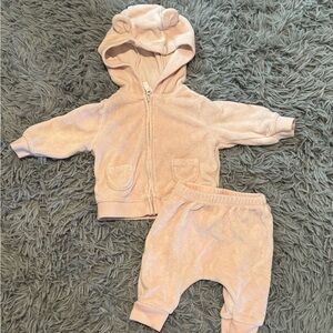 Carter’s Baby Girl Light Pink Velour Bear Sweatsuit - 2-piece set 3 months